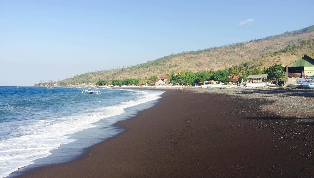 Tambun Sari Beach Homestay Амед Екстер'єр фото